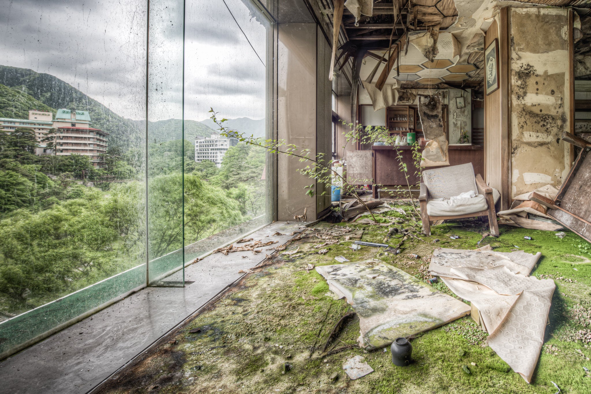 Lounge at Kinugawa Kan, a place of quiet luxury, now lost to time.