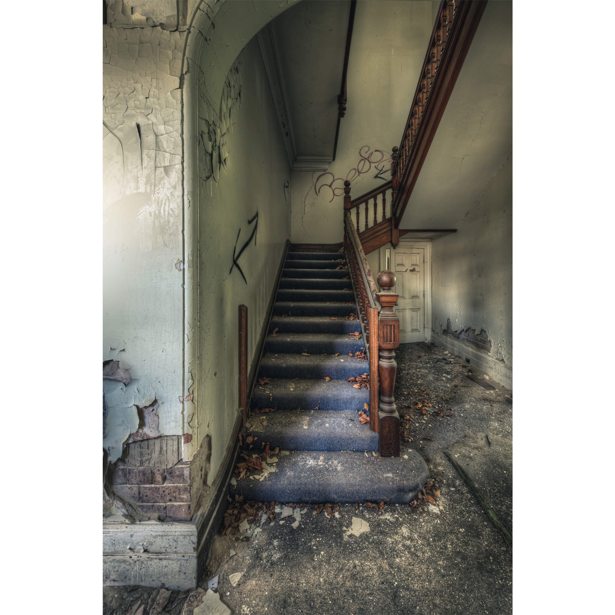 Crumbling Stairwell | The Asylum