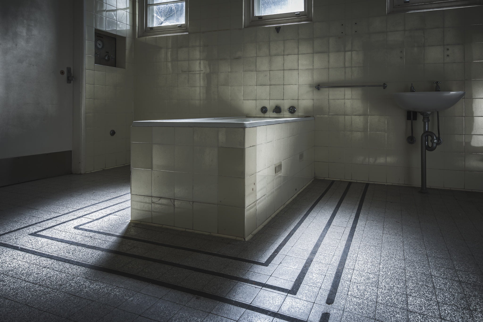 Bathtub
