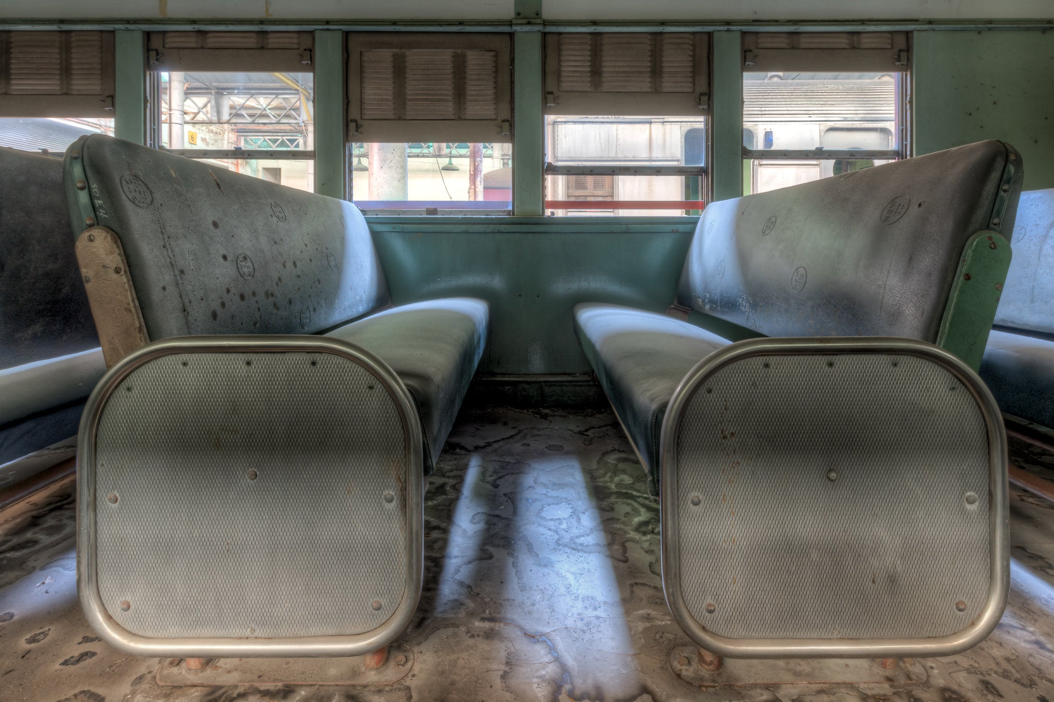 4052 Double Deck Seats