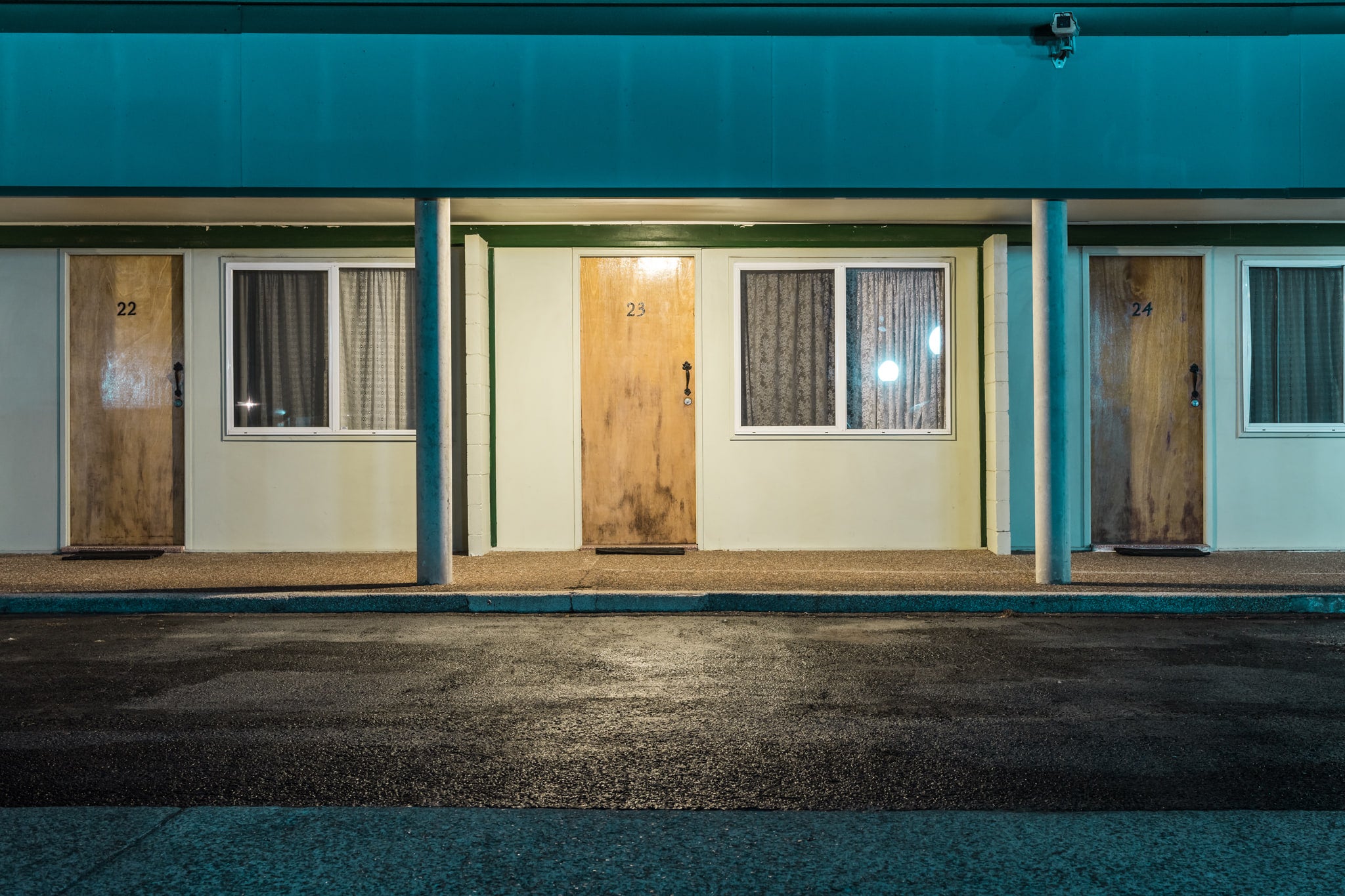 Jolly Knight Motel at Hotel Motel 101, three doors face the car park.