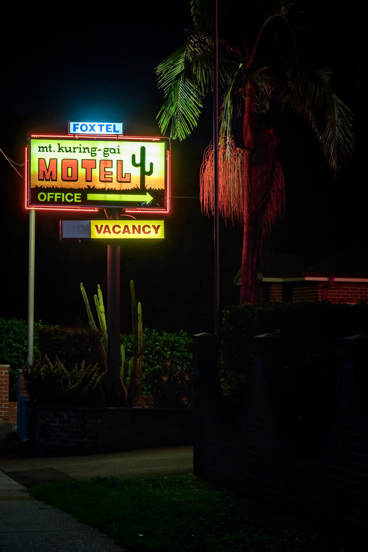 Mt Kuring-Gai Motel Sign