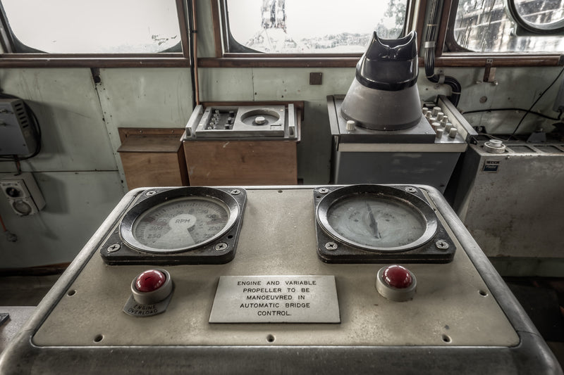 Variable Pitch Propeller Controls at MV Cape Don, engine RPM on the left, propellor pitch on the right.