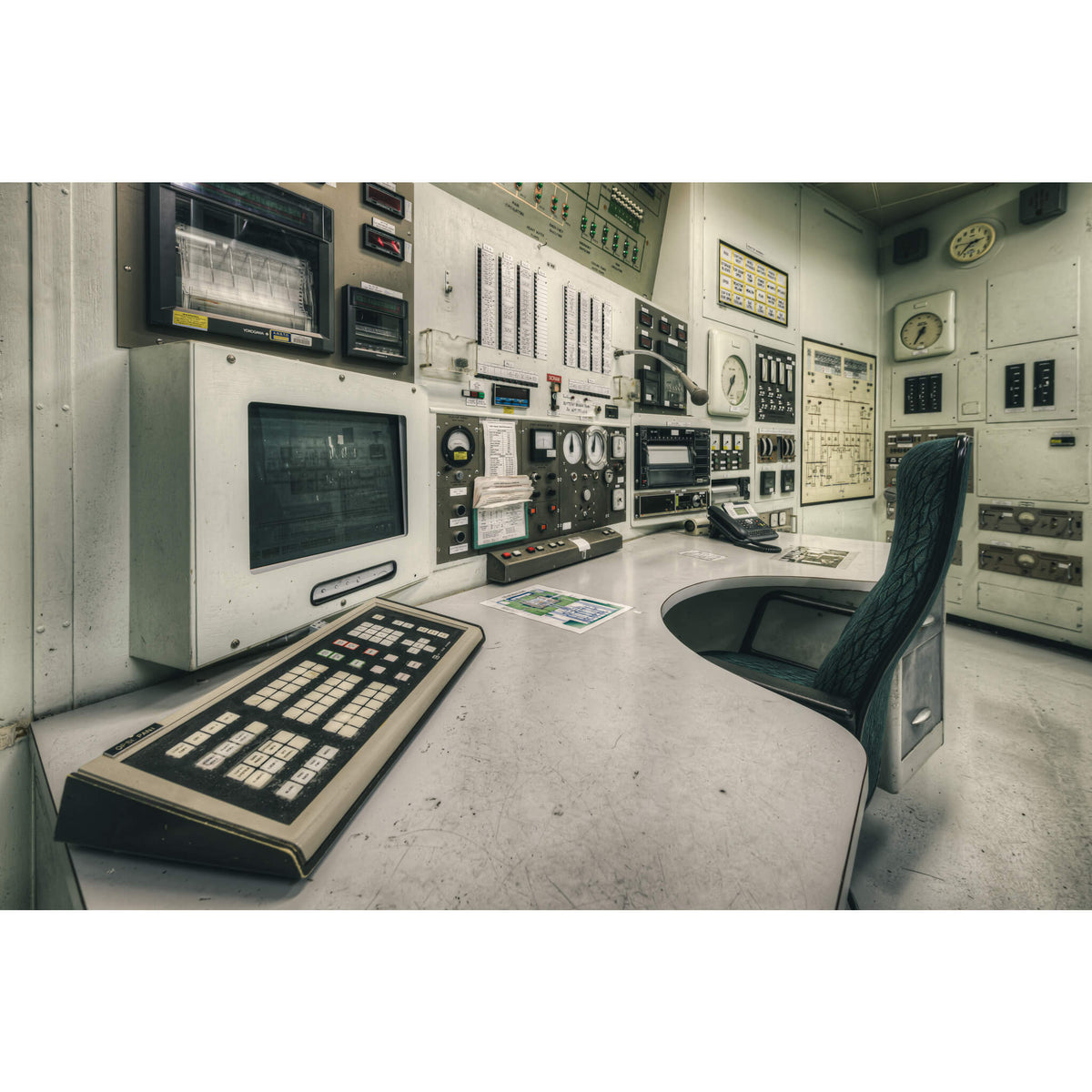 Control Room Desk | Ansto Hifar